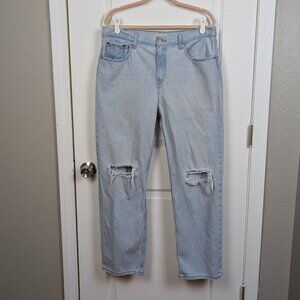 Levi's | Light Wash Low Pro Straight Distressed Jeans Size W32